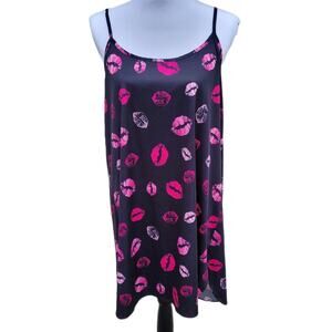 SWAK Pink Lipstick on Black Sealed with a Kiss Chemise Slip Nightie no tags